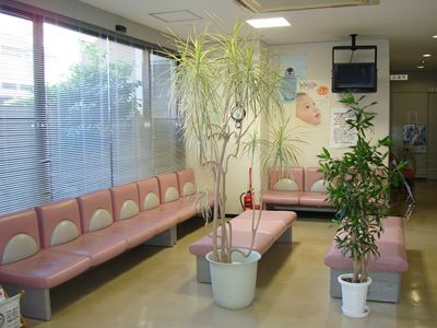 医療法人社団　森岡皮膚科医院待合室